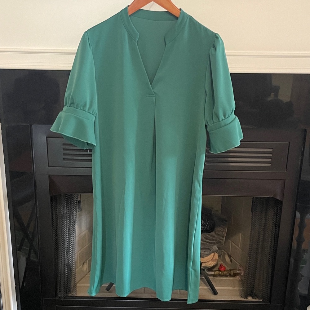 Shein Short Ruffle Sleeve, V-Neck Shift Dress, size L